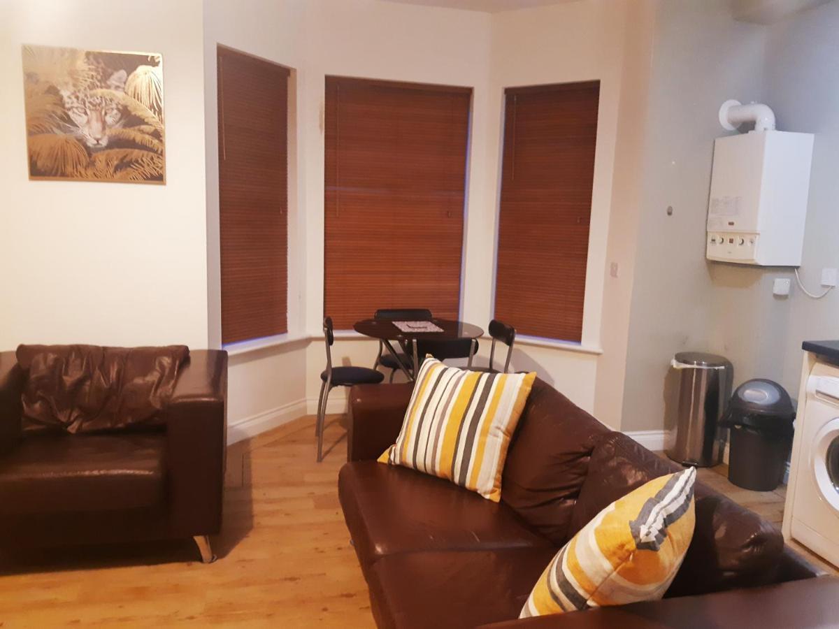 Yarmouth Apartments, Street Permit Parking, Close To Everything, Beach, Pier, Free Wifi Great Yarmouth Habitación foto